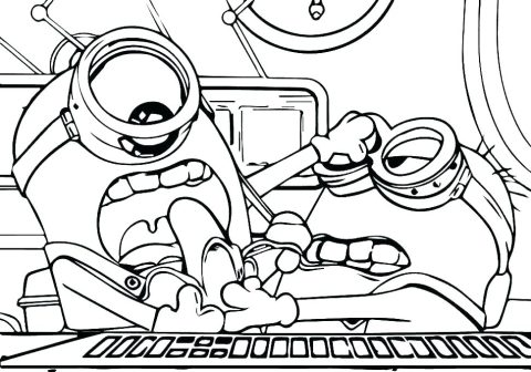 Desenho de Minions Batalhando para Ver Quem ficá com a Comida para Colorir