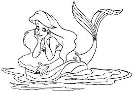 Desenho da Sereia Ariel Descansando Numa Pedra para Colorir Pdf